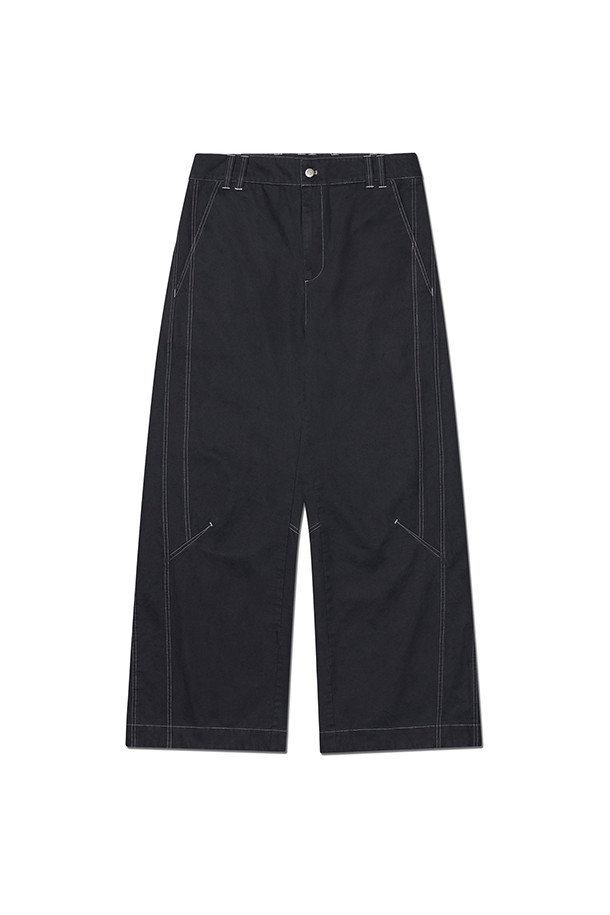 [노매뉴얼] 틸티드 사이드 라인 팬츠 - 워시드 블랙은 미니멀한 스타일을 추구하는 분들을 위한 레귤러핏 긴 바지입니다. 면 소재에 워싱 가공을 더해 부드러운 촉감을 선사하며, 두께감 있는 원단으로 제작되어 안정감 있는 착용감을 제공합니다. 틸티드 사이드 라인 디테일이 돋보이며, YKK 지퍼 클로저를 사용하여 튼튼하고 깔끔한 마감을 자랑합니다. 워시드 블랙 컬러는 다양한 상의와 쉽게 매치할 수 있어, 캐주얼, 클래식 등 폭넓은 스타일을 소화할 수 있습니다. 개체별로 워싱 가공의 차이가 있어 더욱 자연스러운 멋을 더합니다.
