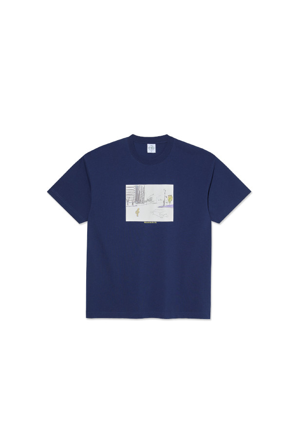 "Tee | Downtown 티셔츠 | 다운타운" 다크 블루 티셔츠는 베이직하고 캐주얼한 스타일을 추구하는 분들을 위한 아이템입니다. 봄, 여름, 가을, 계절에 맞춰 일상복으로 활용하기 좋으며, 산책룩에도 잘 어울립니다. 부드러운 면 소재로 제작되어 편안한 착용감을 선사하며, 레귤러 핏에 라운드넥 디자인으로 깔끔한 실루엣을 연출합니다. 다크 블루 컬러의 무지 디자인으로 미니멀하고 클래식한 스타일을 완성할 수 있습니다. 반소매 기장과 적당한 두께감으로 다양한 코디에 활용하기 좋습니다.
