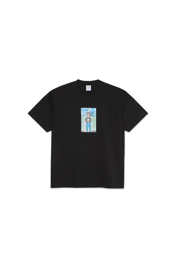 "Jeans Teeth"(진스 티스) 로고가 돋보이는 블랙 컬러의 티셔츠입니다. 봄, 여름, 가을 시즌에 활용하기 좋은, 얇은 두께감의 면 소재로 제작되어 부드러운 촉감을 선사합니다. 라운드넥과 레귤러핏 디자인으로 캐주얼하고 베이직한 스타일을 연출하며, 일상복으로 편안하게 착용할 수 있습니다. 반소매 기장과 레귤러 기장으로 활동성을 높였으며, 미니멀한 무드를 더해 다양한 룩에 매치하기 좋습니다. 프린팅 디테일이 돋보이는 디자인으로 포인트를 더했습니다.
