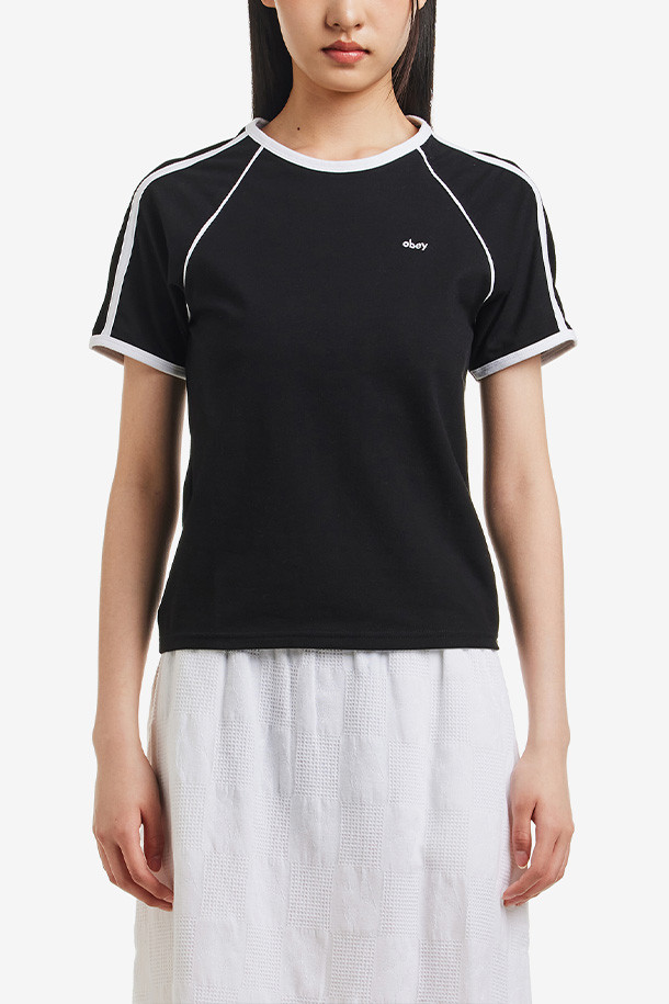 [오베이] DIVERSION RAGLAN TEE SS 다이버전 래글런 티 - BLACK은 봄, 여름 시즌에 적합한 남녀 공용 래글런 티셔츠입니다. 레귤러 핏의 라운드넥 디자인으로, 블랙 색상에 로고와 프린트 패턴이 특징입니다. 일상복으로 스트릿, 캐주얼 스타일을 연출하기 좋으며, 반소매 기장으로 편안하게 착용할 수 있습니다.
