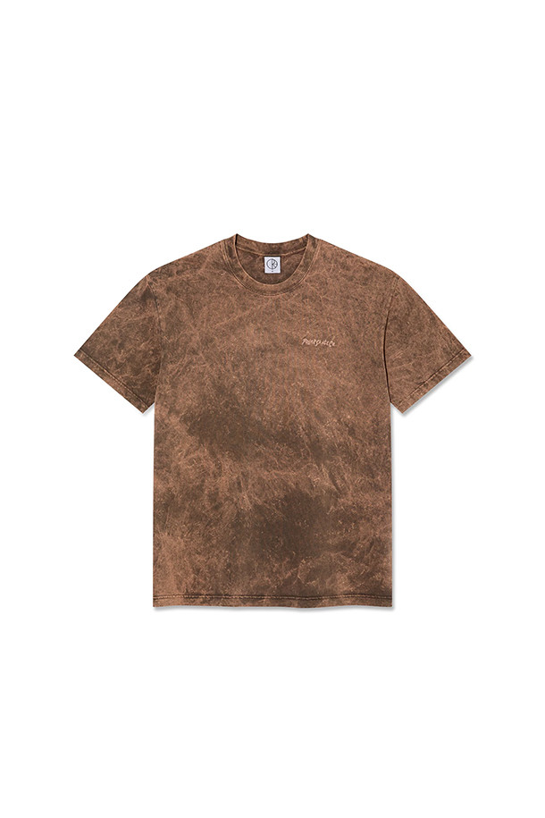 [폴라스케이트] 애시드 (Acid) 티셔츠 | 서프 로고 애시드 서핑 로고 티셔츠 - 브라운은 캐주얼, 스트릿 스타일을 좋아하는 남녀 모두에게 잘 어울리는 티셔츠입니다. 부드러운 면 소재로 제작되어 봄, 여름철에 시원하고 편안하게 착용할 수 있으며, 레귤러 핏으로 제작되어 활동성을 높였습니다. 브라운 컬러 바탕에 애시드 워싱 기법과 서핑 로고 프린팅이 돋보이며, 라운드넥과 반소매 디자인으로 깔끔한 느낌을 줍니다. 동네 마실룩, 여행룩, 봄 소풍룩 등 다양한 TPO에 활용할 수 있는 데일리 티셔츠입니다.
