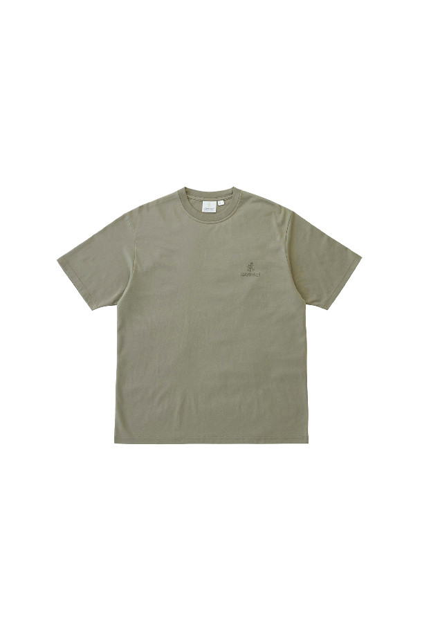 그라미치(GRAMICCI) 원 포인트 로고 티 - 카키는 일상과 아웃도어 활동 모두에 적합한 티셔츠입니다. 부드러운 촉감의 면과 폴리에스터 혼방 소재로 제작되어 편안한 착용감을 제공합니다. 가슴 부분의 로고 포인트가 돋보이며, 레귤러핏 라운드넥 디자인으로 캐주얼하고 베이직한 스타일을 연출합니다. 봄, 여름 시즌에 활용하기 좋으며, 속건 기능으로 쾌적함을 유지합니다. BCI 코튼과 리사이클 폴리에스터를 사용하여 제작되었습니다.
