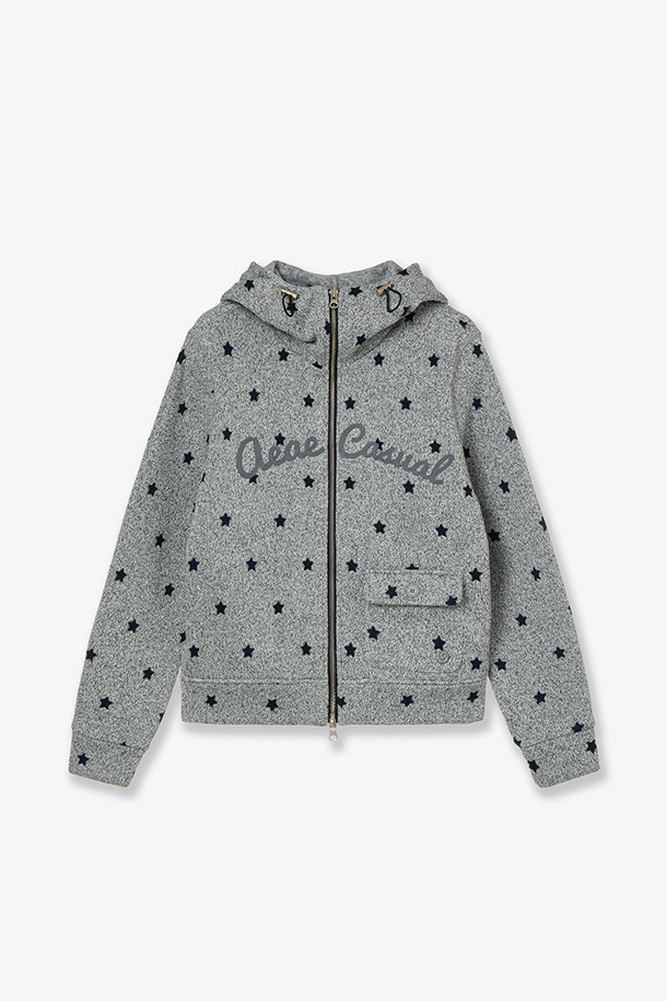 STAR HIGH NECK ZIP UP - GREY (스타 하이넥 집업 - 그레이)는 여성 의류 상의 제품으로, 캐주얼하고 미니멀한 스타일을 추구하는 분들께 적합합니다. 봄, 가을에 어울리는 얇은 두께감의 면 소재로 제작되어 부드러운 촉감을 선사하며, 레귤러핏으로 편안하게 착용할 수 있습니다. 하이넥 디자인과 집업 여밈 방식으로 보온성을 더했으며, 크롭 기장과 별 패턴 프린트가 포인트를 줍니다. 산책룩과 같은 일상적인 TPO에 활용하기 좋으며, 긴 소매 기장으로 간절기에도 유용합니다.
