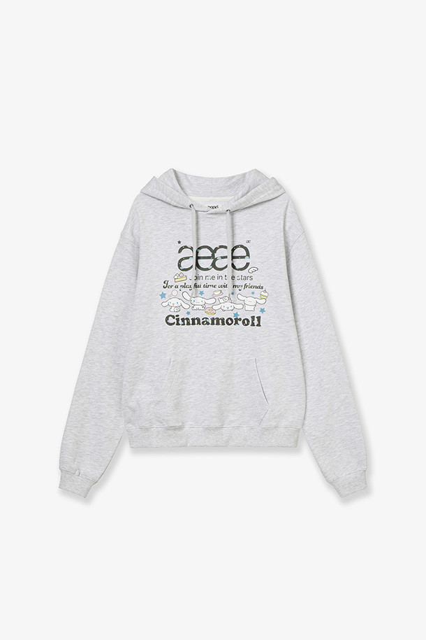 시나모롤 웹 로고 루즈드 후디 - 라이트 그레이는 일상에서 편안하게 착용하기 좋은 후드티입니다. 가볍고 부드러운 면 소재로 제작되어 봄, 가을, 겨울 계절에 활용도가 높습니다. 라이트 그레이 컬러에 시나모롤 캐릭터 로고가 포인트로 디자인되어 캐주얼한 스타일을 연출합니다. 루즈핏으로 제작되어 편안한 착용감을 선사하며, 크롭 기장으로 트렌디함을 더했습니다. 긴 소매와 후드 디자인으로 보온성을 높였습니다.
