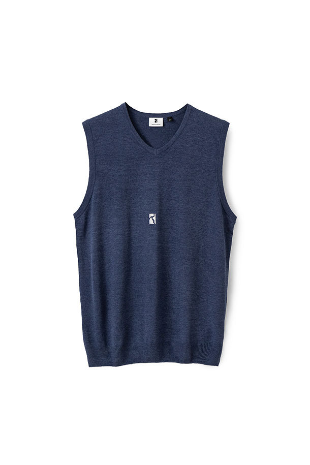 [포에틱] 슬립오버 - 네이비는 베이직하고 클래식한 스타일의 슬립오버입니다. 봄, 가을에 착용하기 좋으며, 데이트룩이나 카페룩에 매치하기 좋습니다. 레귤러핏의 민소매 V넥 디자인으로, 미니멀하고 캐주얼한 스타일을 연출하기에 적합합니다. 네이비 컬러의 무지 디자인으로, 다양한 하의와 손쉽게 코디할 수 있습니다.
