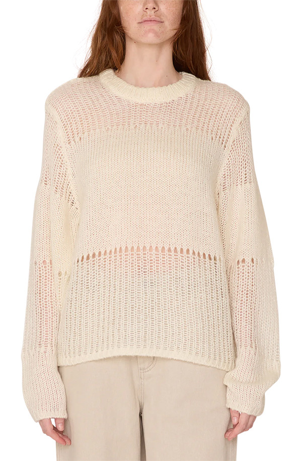 [오베이] TRIVIA OPEN KNIT SWEATER는 부드러운 면 소재의 릴랙스 핏으로 편안한 착용감을 선사하는 유니섹스 니트 스웨터입니다. 라운드넥 디자인에 봄, 가을 시즌에 어울리는 얇은 두께감으로, 크림 컬러의 베이직하고 캐주얼한 스타일을 연출합니다. 립 디테일 네크라인, 소매단, 밑단 처리가 특징이며, 사이드 심 로고 라벨로 포인트를 더했습니다.
