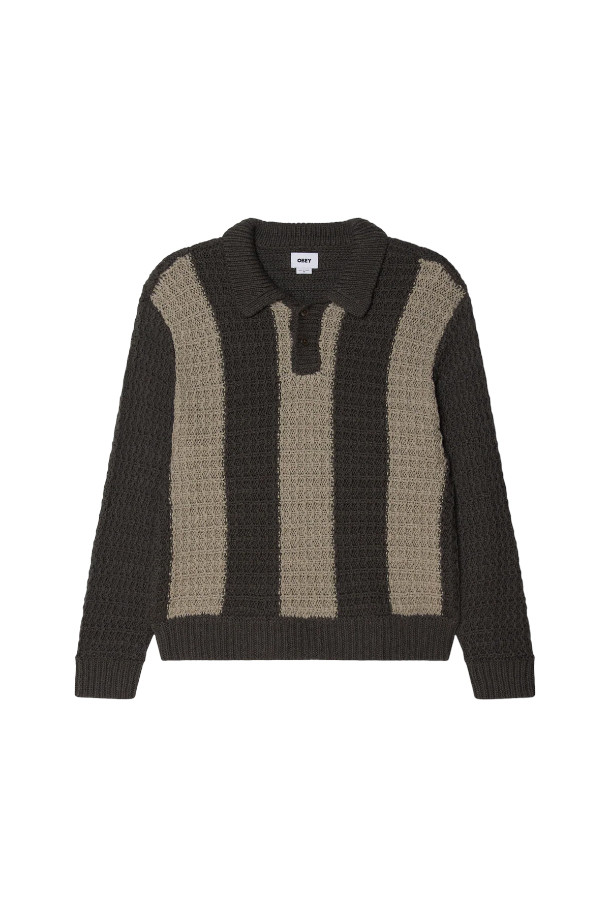 CHIMERA MULTI (키메라 멀티) 텍스쳐드 럭비 폴로 셔츠는 남성용으로, 가을과 겨울에 따뜻하게 착용할 수 있습니다. 블랙과 베이지 컬러의 스트라이프 패턴이 돋보이며, 부드러운 울 소재로 제작되어 편안한 착용감을 선사합니다. 럭비 스타일의 폴로넥 디자인과 레귤러핏으로 캐주얼하면서도 클래식한 무드를 연출합니다. 데이트룩, 모임룩 등 다양한 TPO에 미니멀, 캐주얼, 클래식 스타일로 활용하기 좋습니다. 텍스쳐드 디자인과 두꺼운 두께감으로 고급스러운 겨울 스타일링을 완성해보세요.
