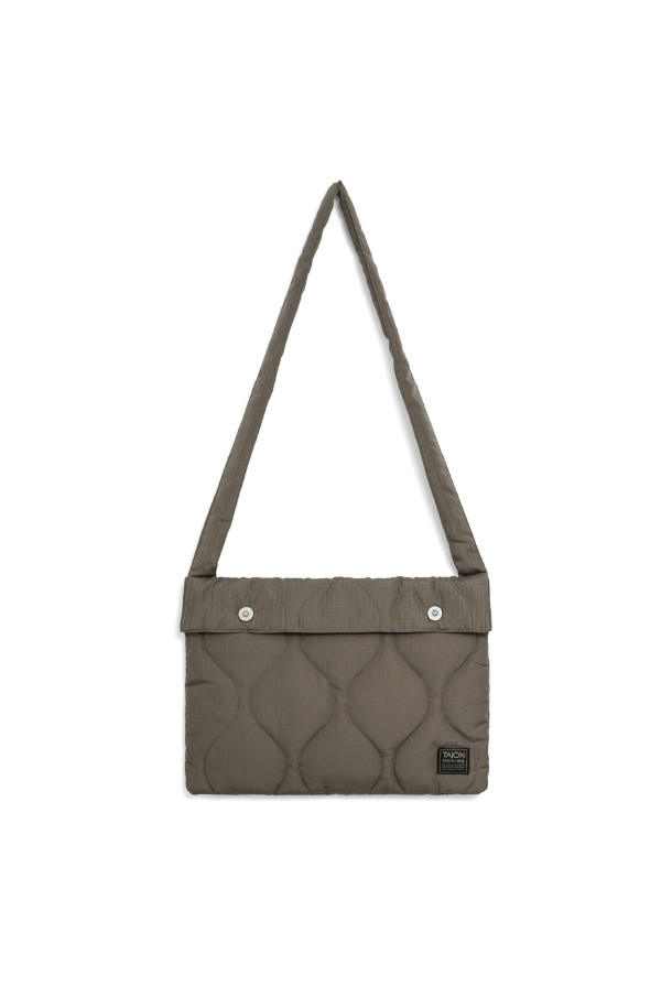 TAION - 토트백 - [타이온] MILITARY DOWN SACOCHE 밀리터리 다운 사코슈 - D.KHAKI