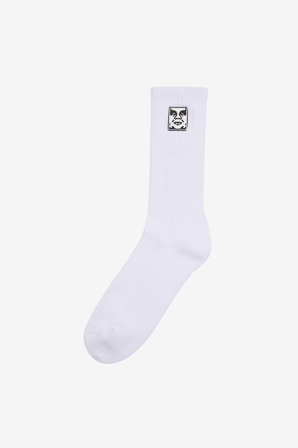 [오베이] 아이콘 페이스 삭스 - 화이트는 캐주얼, 미니멀, 스포티 스타일을 즐기는 분들을 위한 양말입니다. 면, 폴리에스테르, 엘라스틴 혼방 소재로 제작되어 부드러운 촉감과 신축성을 제공합니다. 아이콘 페이스 디자인이 돋보이며, 미드렝스 길이로 편안하게 착용 가능합니다. 동네 마실룩, 집콕룩 등 편안한 TPO에 잘 어울리는 데일리 아이템입니다. 화이트 컬러의 기본 디자인으로 어떤 스타일에도 매치하기 좋습니다.
