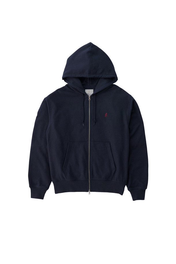 [그라미치] 그라미치 원 포인트 집업 후디드 스웻셔츠는 네이비 컬러의 남녀 공용 후드 집업입니다. 캐주얼과 스포티한 스타일을 연출하며, 봄, 가을, 겨울 계절에 활용하기 좋습니다. 캥거루 포켓과 리브 소매단, 밑단, 그리고 러닝맨 로고 포인트가 특징입니다. 부드러운 면 소재로 제작되어 편안한 착용감을 제공하며, 레귤러핏으로 제작되었습니다. 캠핑룩으로 연출하기에도 좋은 아이템입니다.
