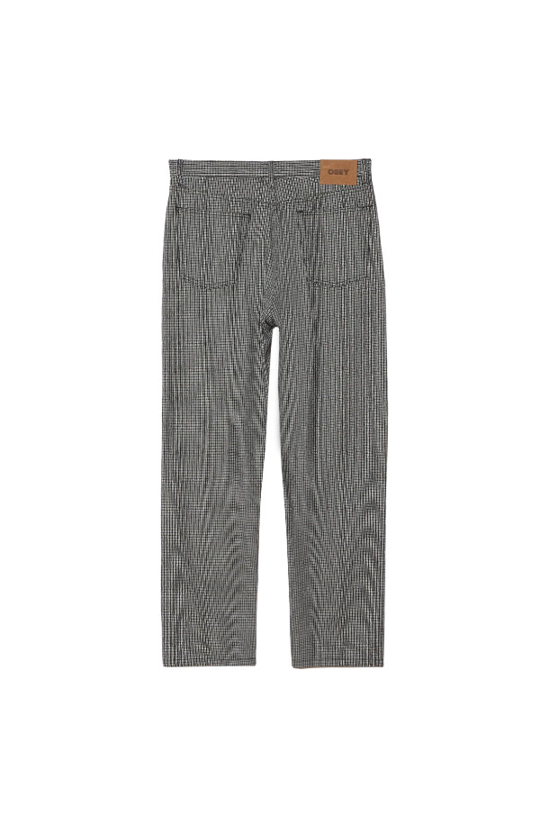 'CLASSIC BAGGY PLAID DENIM 클래식 배기 플레이드 데님 - BLACK MULTI'는 남녀 모두 착용 가능한 데님 팬츠입니다. 블랙과 멀티 컬러의 조화가 돋보이는 체크(플레이드) 패턴으로, 캐주얼과 클래식 스타일을 모두 연출할 수 있습니다. 사계절 모두 활용 가능하며, 넉넉한 배기핏과 중간 두께감으로 편안한 착용감을 선사합니다. 데님 소재 특유의 견고함이 돋보이는, 일상생활에 적합한 아이템입니다. 미니멀한 스타일을 선호하는 분들께도 추천합니다.
