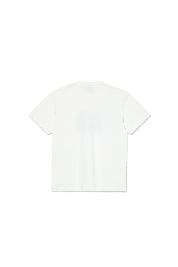 Tee | Fence (티 | 펜스) 티셔츠 - Cloud White는 부드러운 면 소재로 제작되어 편안한 착용감을 제공합니다. 라운드넥과 레귤러핏 디자인으로 제작되어 캐주얼하고 미니멀한 스타일을 연출합니다. 봄, 여름 시즌에 산책룩으로 활용하기 좋으며, 프린트 무늬가 돋보이는 얇은 두께의 반소매 티셔츠입니다. 베이직하면서도 개성 있는 스타일을 원하는 분들께 추천합니다.
