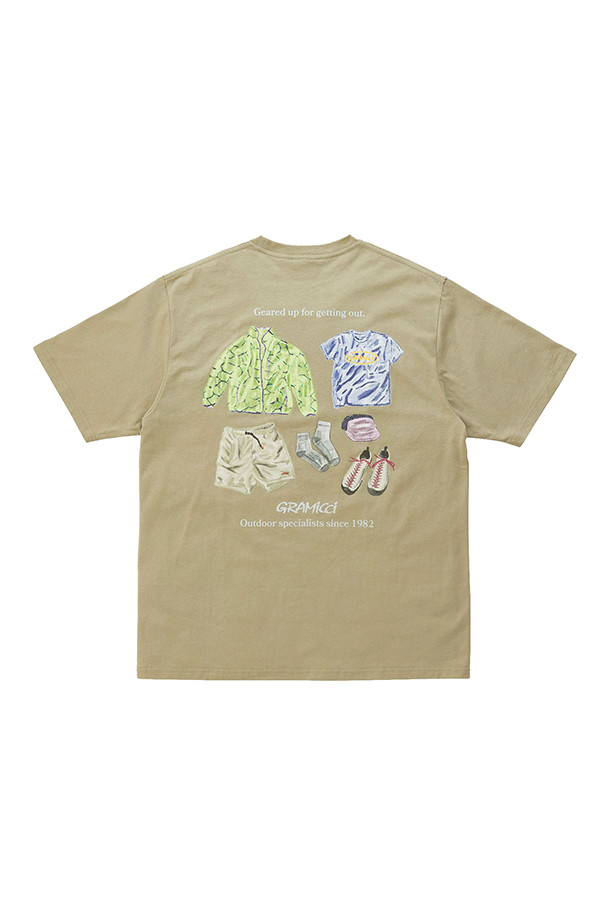 [그라미치] 그라미치 기어드 업 티 - KHAKI는 헤비 저지 코튼 소재로 제작되어 부드러운 촉감을 자랑하는 티셔츠입니다. 라운드넥에 레귤러핏으로 제작되어 자연스럽고 깔끔한 실루엣을 연출하며, 봄, 여름, 가을 사계절 내내 착용 가능합니다. 캐주얼, 베이직 스타일로 일상복으로 활용하기 좋으며, 특히 봄 소풍룩이나 동네 마실룩에 적합합니다. 카키 색상에 그래픽 프린트가 더해져 포인트를 주며, 여름에는 반바지와, 겨울에는 레이어드 스타일링으로 다양한 연출이 가능합니다. 
