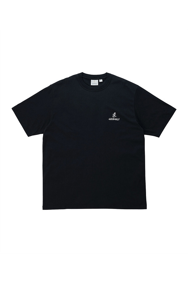 **[그라미치] 그라미치 원포인트 로고 티 - 블랙**

그라미치(GRAMICCI) 원포인트 로고 티셔츠는 면과 폴리에스터 혼방 소재로 제작되어 부드러운 촉감과 흡습, 속건 기능을 제공합니다. 캐주얼, 스포티, 미니멀 스타일을 연출하기에 좋으며, 일상, 아웃도어, 워터스포츠 활동에 적합합니다. 라운드넥에 레귤러 핏으로 편안한 착용감을 선사하며, 봄, 여름 시즌에 활용하기 좋습니다. 블랙 컬러에 그라미치 로고 포인트로 디자인되어 심플하면서도 개성 있는 스타일을 완성합니다. 리사이클 폴리에스터 소재를 사용하여 환경까지 생각한 제품입니다.
