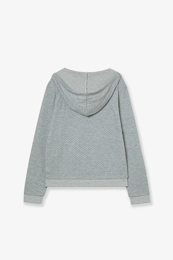 "후드 헨리넥 티 - 라이트 그레이"는 캐주얼하고 베이직한 스타일의 상의입니다. 부드러운 면 소재로 제작되어 봄, 가을에 편안하게 착용하기 좋으며, 얇은 두께감으로 활동성을 더했습니다. 헨리넥과 후드 디자인이 특징이며, 퀼팅 디테일로 포인트를 주었습니다. 레귤러핏으로 제작되어 산책룩, 집콕룩 등 다양한 TPO에 활용 가능하며, 미니멀한 스타일을 연출하기 좋습니다. 긴 소매 기장으로 간절기에도 따뜻하게 입을 수 있습니다.
