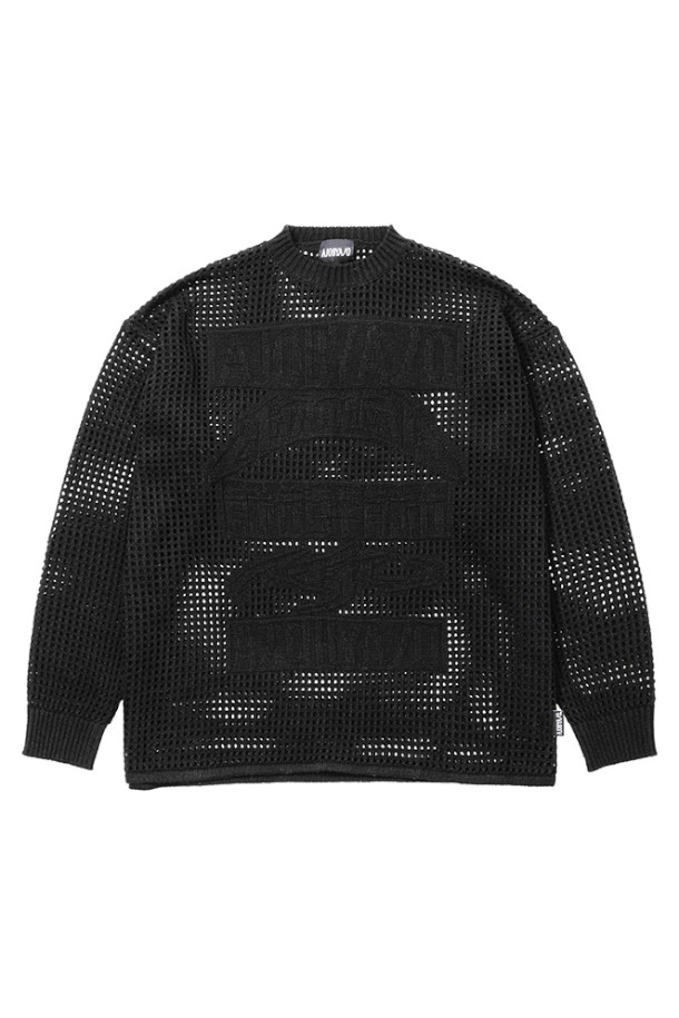 아조바이아조 토탈 로고 드랍 니들 스웨터 - 블랙은 스트릿, 미니멀, 캐주얼 스타일을 즐기는 분들을 위한 상의입니다. 봄, 가을 계절에 적합하며, 일상생활에서 편안하게 착용할 수 있습니다. 얇은 두께의 7게이지 오픈 니트 소재로 제작되어, 가벼운 착용감을 선사합니다. 메쉬 구조와 앞면 엠보싱 그래픽 디테일이 특징이며, 레귤러 핏 라운드넥 디자인으로 제작되었습니다. 동네 마실룩, 가을 나들이룩에 매치하여 개성 있는 스타일을 연출해보세요.
