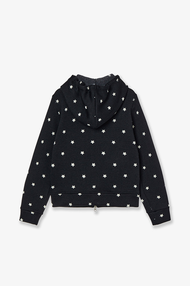 블랙 컬러의 STAR 하이넥 집업 점퍼입니다. 캐주얼하고 미니멀한 스타일로, 봄, 가을 산책룩에 잘 어울립니다. 레귤러핏으로 편안하게 착용 가능하며, 크롭 기장으로 활동성을 높였습니다. 얇은 두께감에 도트 무늬와 레터링 디테일이 포인트로 더해져 세련된 디자인을 자랑합니다. 긴 소매와 집업 스타일로 간편하게 입고 벗을 수 있습니다.
