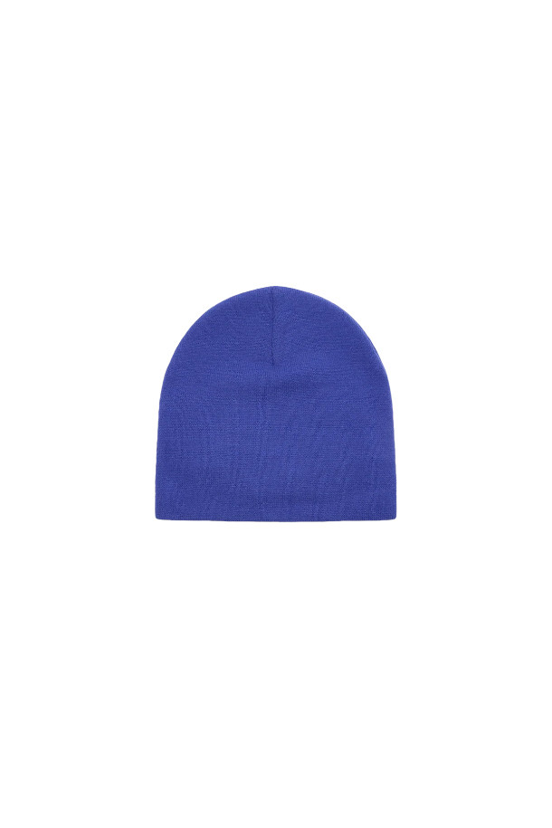 OBEY GETZ BEANIE 오베이 게츠 비니 - DAZZLING BLUE는 깊은 모자 깊이와 부드러운 촉감을 가진 비니입니다. 아크릴 소재로 제작되어 가을, 겨울철에 따뜻하게 착용할 수 있으며, 신축성이 있어 편안한 착용감을 제공합니다. 캐주얼, 미니멀, 클래식 스타일을 소화하며 출근룩과 캠핑룩에 활용하기 좋습니다. DAZZLING BLUE 컬러에 오베이 로고 자수 디테일이 돋보이는 디자인입니다. 두꺼운 두께감으로 보온성을 높였습니다.
