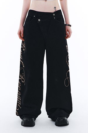 [LEEY] YEEL SIDE CUBIC DENIM PANTS 이엘 사이드 큐빅 데님 팬츠 - BLACK