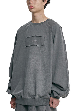 [아조바이아조] Raw Edge Batwing Sweatshirt 로우엣지 벳윙 스웻셔츠 - CHARCOAL