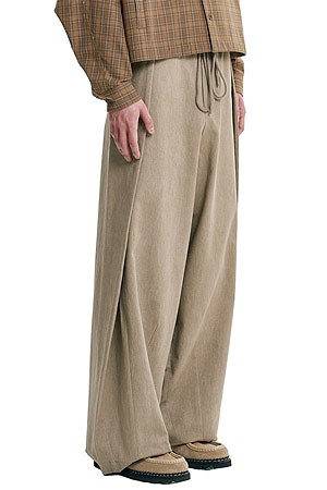 [아조바이아조] Cotton Twill One Tuck Pants 코튼 트윌 원 턱 팬츠 - BEIGE