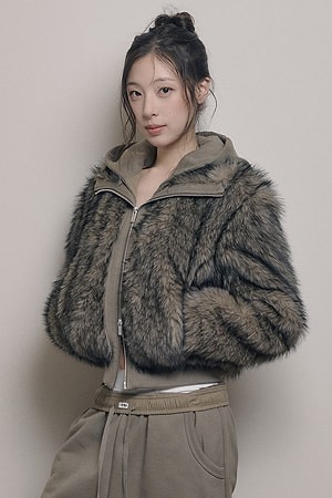 [OURRSHAPE] DETACHABLE HOOD FUR JACKET 디태처블 후드 퍼 재킷 - BROWN
