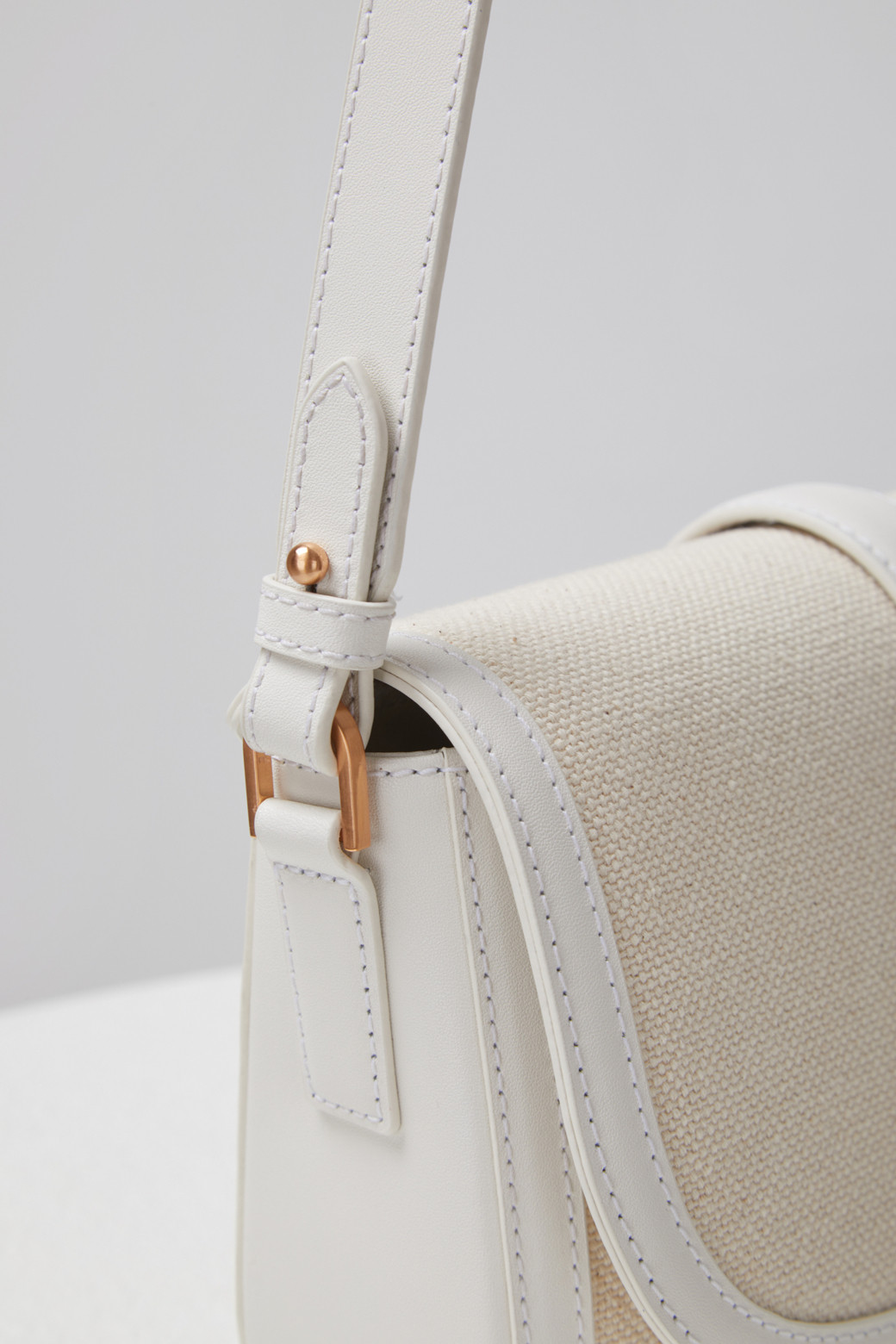 ハンドバッグ COURONNE Re She Blanc Re She Blanc Cross 22 RXBRX23113WHX 르쉬 블랑(Re She Blanc) 크로스 22_RXBRX23113WHX - 감도 깊은