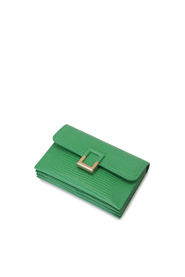 **일리안(Lilane) 아코디언 카드지갑**

세련된 디자인의 일리안(Lilane) 아코디언 카드지갑입니다. 소가죽 소재에 리자드 엠보 패턴을 더하여 고급스러운 질감을 살렸습니다. 그린, 블랙 두 가지 색상으로 출시되었으며, 하프 싸개와 골드/실버 하드웨어 장식이 돋보입니다. 아코디언 형태의 지갑으로 카드 4개를 수납할 수 있으며, 미니멀한 스타일에 어울리는 아이템입니다. 데이트룩, 쇼핑룩, 카페룩 등 다양한 TPO에 활용 가능하며, 미니멀, 클래식, 시크 스타일을 즐기는 분들께 추천합니다.
