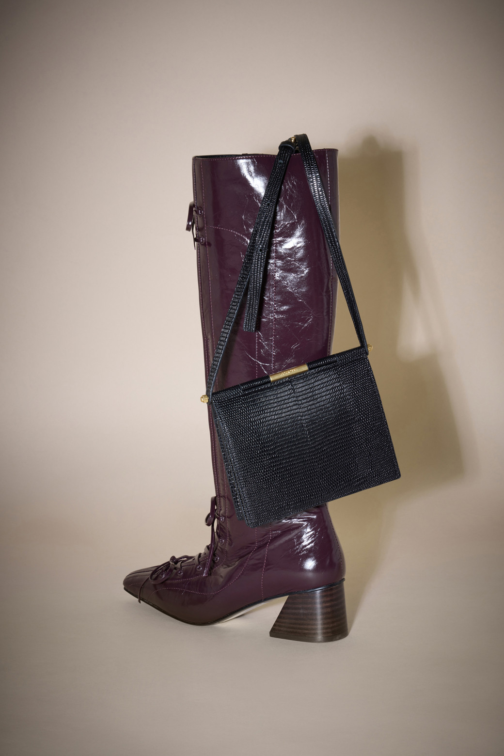 COURONNE-Mael Passport Wallet (Black)_RCWGX24643BKX│삼성