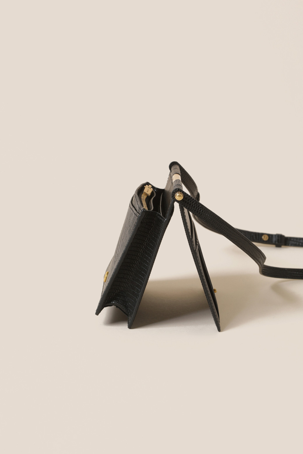 折りたたみ財布 COURONNE Mael Passport Wallet Black RCWGX24643BKX COURONNE-Mael Passport Wallet (Wine)_RCWGX24643WIX│삼성물산