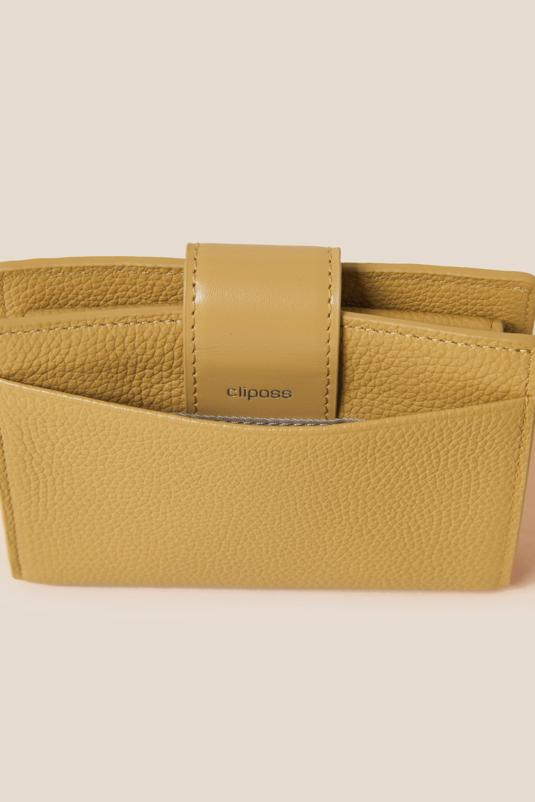◇COURONNE◇ Ines Half Wallet_RCWFX24642RED Ines Half Wallet_COURONNE - 코오롱몰