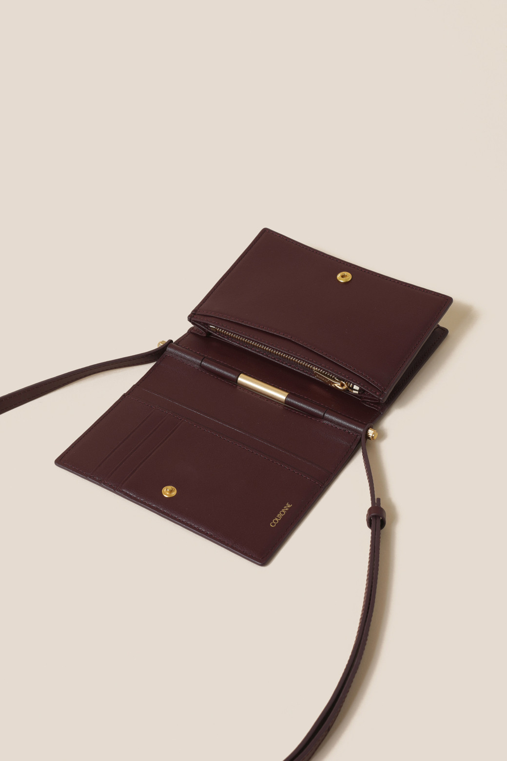 COURONNE-Mael Passport Wallet (Wine)_RCWGX24643WIX│삼성물산