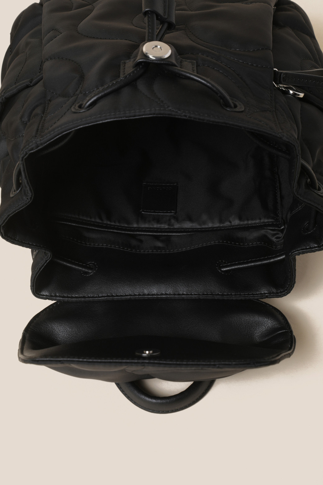 バックパック・リュック COURONNE Douce Backpack 33 (Black)_RCBBX24643BKX Couronne Douce Backpack 33 | Leather Laptop & iPad Bag