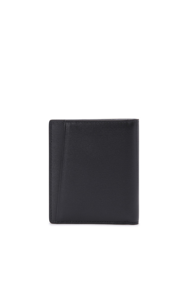 벨로(Velo) 반지갑은 부드러운 터치감과 미니멀한 디자인이 돋보이는 소가죽 반지갑입니다. 사피아노 타입 엠보 가죽으로 제작되어 스크래치와 이염에 강하며, 콤팩트한 사각 디자인으로 제작되었습니다. 내부에는 6개의 카드칸, 1개의 지폐칸, 그리고 클리패스 카드칸 1개가 있어 수납력을 높였습니다. 데이트룩이나 출근룩과 같은 일상에 미니멀하고 클래식한 스타일을 더해 시크한 매력을 연출해보세요.
