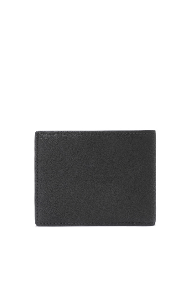 프론토(Pronto) 반지갑은 남성을 위한 블랙 컬러의 소가죽 반지갑입니다. 엠보 패턴이 적용되어 있으며, 흑실버 하드웨어 장식이 시크한 포인트를 더합니다. 내부에는 6개의 카드칸, 1개의 지폐칸, 2개의 오픈칸이 있어 수납력을 높였습니다. 비즈니스 캐주얼, 출근룩, 모임룩 등 TPO에 구애받지 않고, 클래식, 미니멀, 시크 스타일을 즐기는 남성에게 적합합니다. 지갑 타입은 반지갑이며, 클립 패스 기능은 없습니다.
