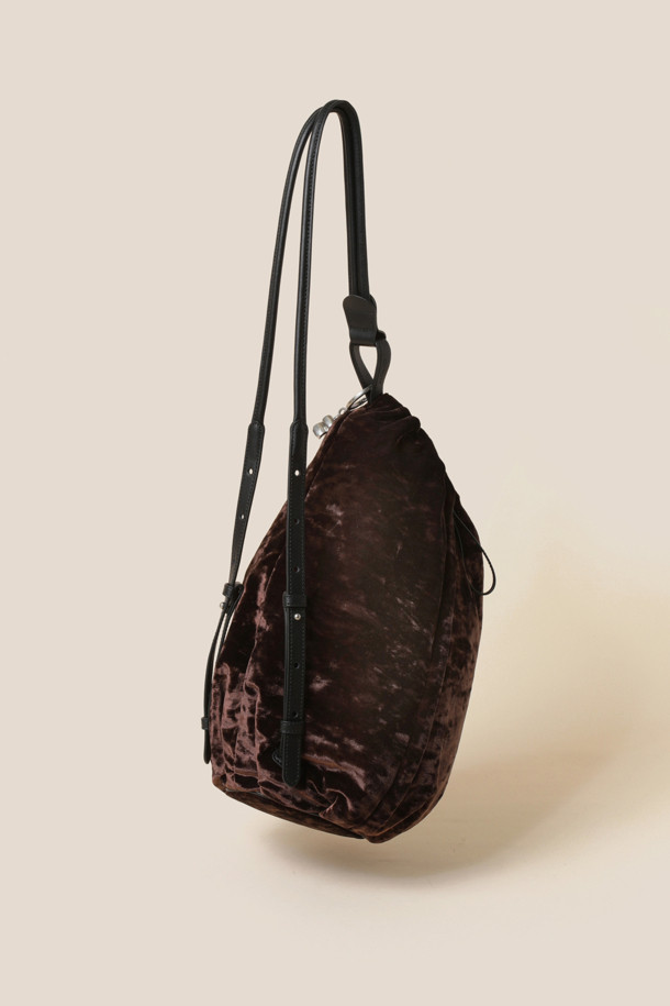 COURONNE - 숄더백 - Douce Shoulder 17 Velvet (Dark Brown)