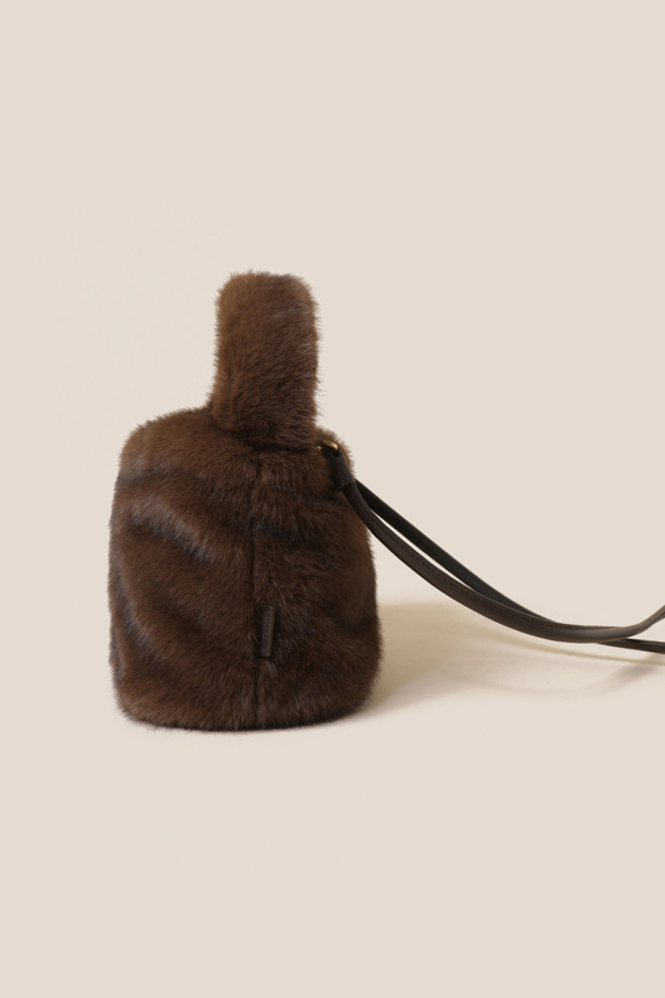 COURONNE - 토트백 - Lumie Fur Tote 25 (Dark Brown)