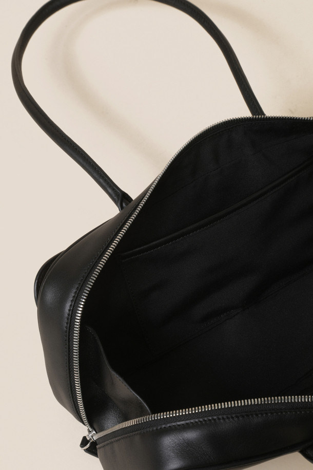 COURONNE - 숄더백 - Bern Shoulder 36 (Black)