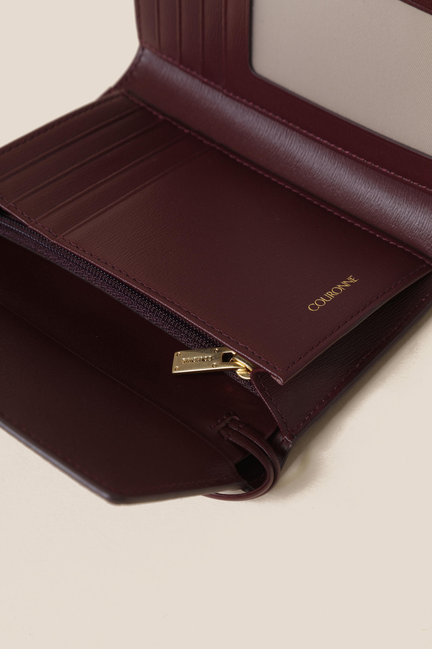 ★COURONNE★ Fermoir Middle Wallet (Wine)_RCWEX24641WIX Fermoir Middle Wallet _COURONNE - 코오롱몰