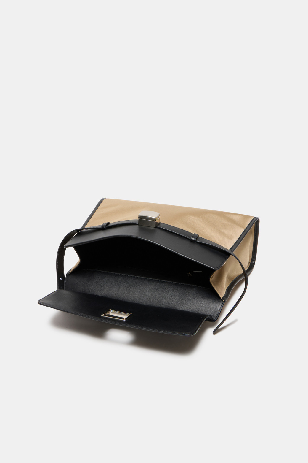 COURONNE 正規品/送料/関税込み Facade Noa Tote 36 Facade Noa Tote 36 Nylon_COURONNE - 코오롱몰