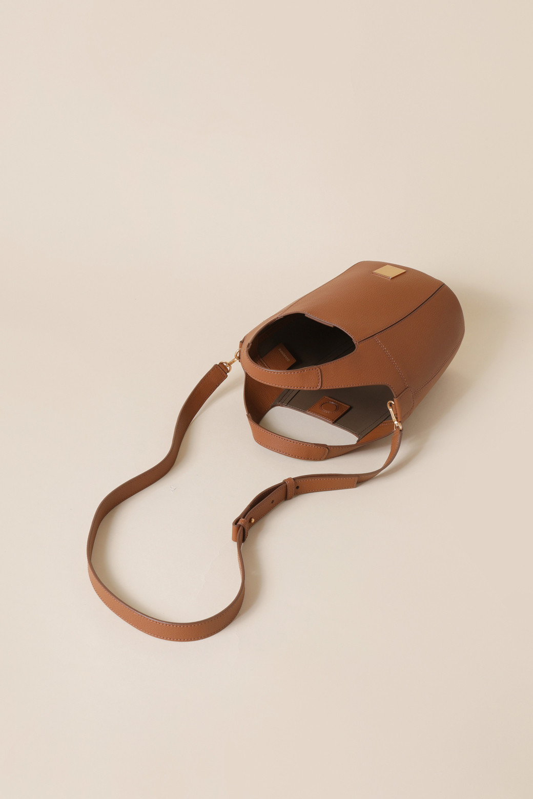 COURONNE] 티베리 토트 17