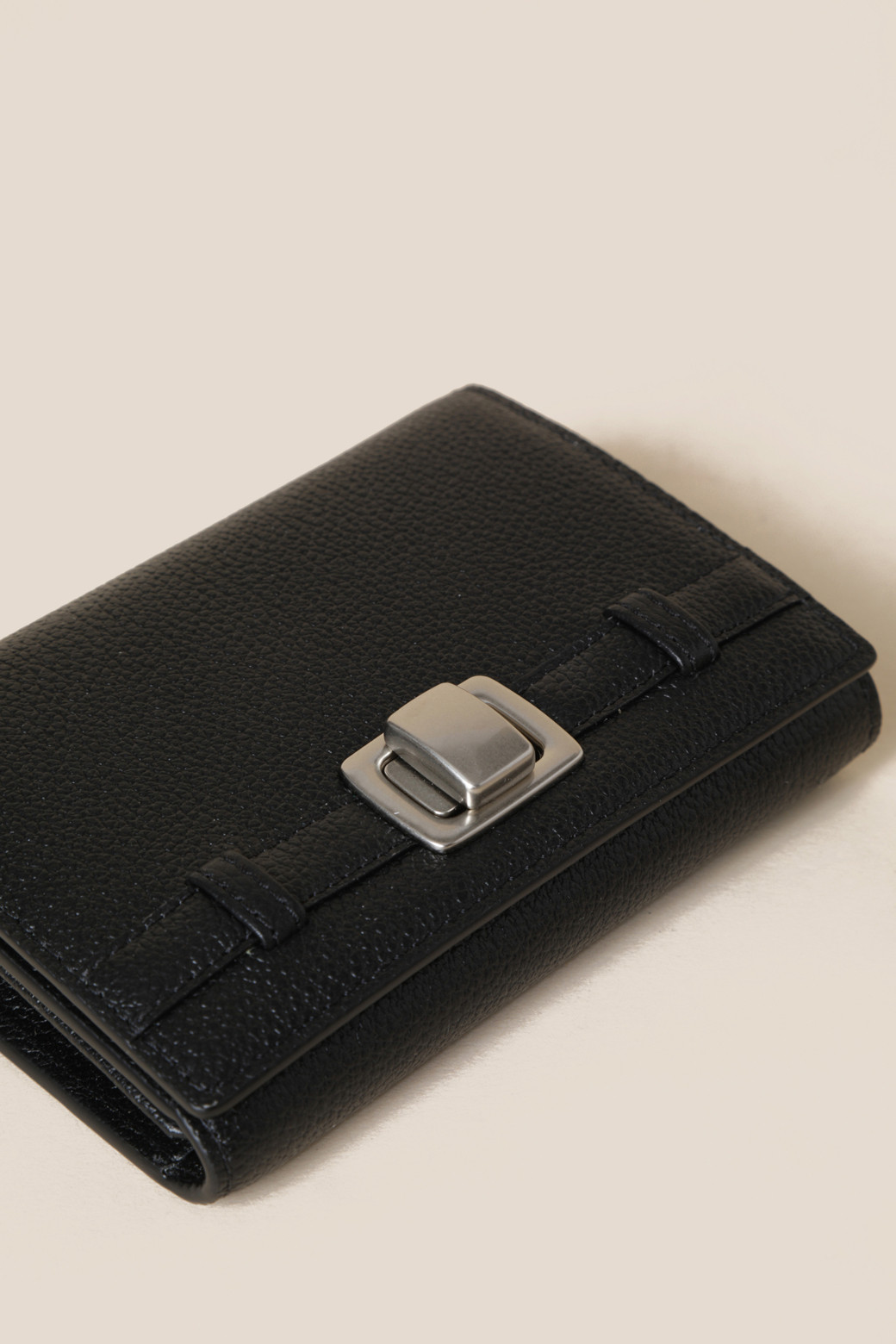 Facade Noa Half Wallet C_RCWFX25143BKX - 감도 깊은 취향