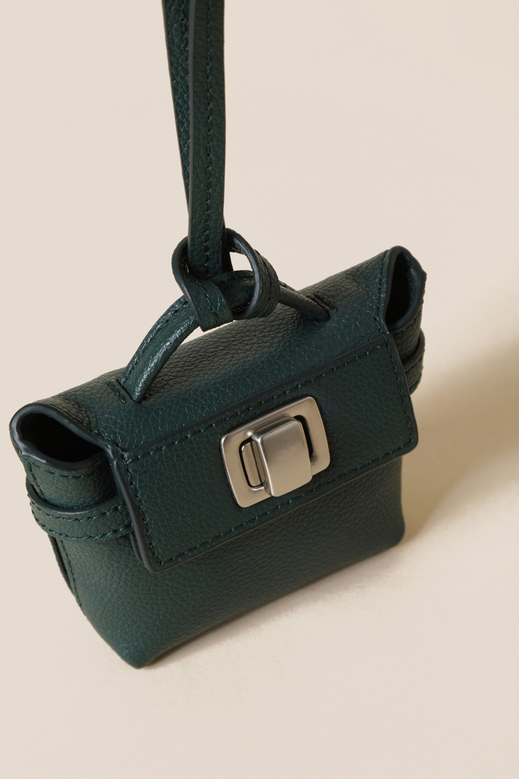 Facade Noa Airpod Charm_RCAEX25141GRD - 감도 깊은 취향