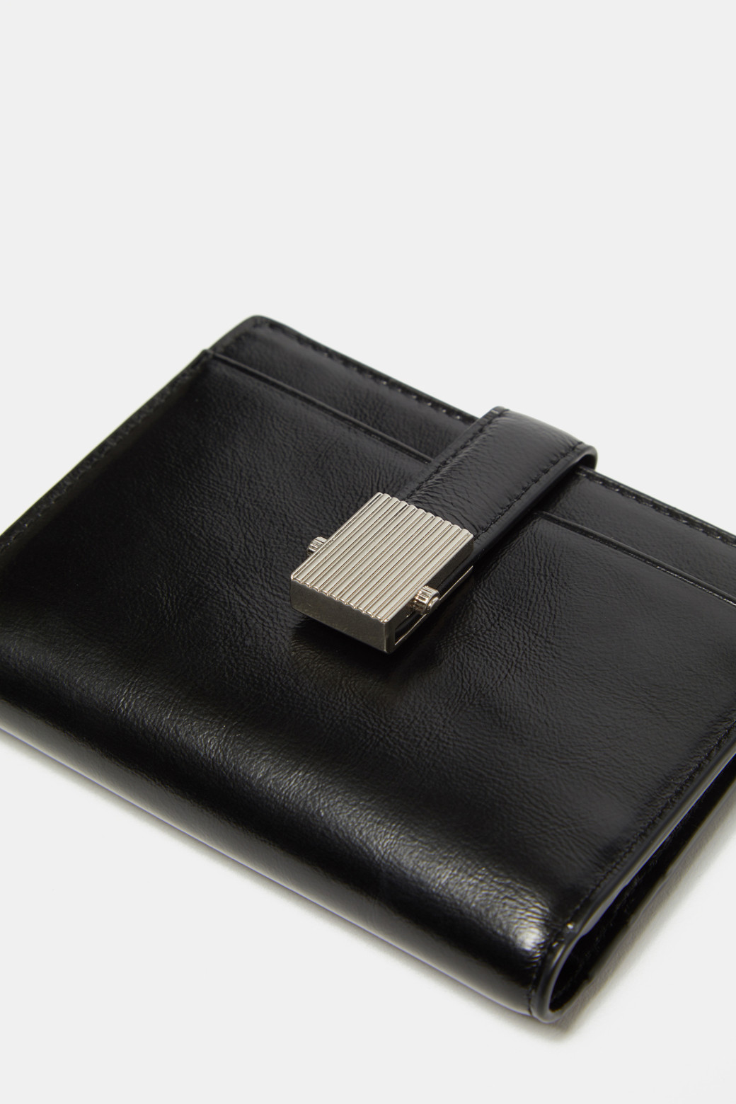 ☆COURONNE☆ Reve Half Wallet RCWFX25142BKX COURONNE] Reve Half Wallet