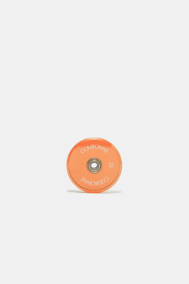 Bagel Color Wheel Set (Orange)는 5.5cm 사이즈의 캐리어 휠 커스터마이징을 위한 제품입니다. 오렌지 색상의 Fleur 휠 디자인으로 제작되었으며, 8개의 컬러휠, 2개의 렌치, 볼트 및 베어링, 휠 교체 매뉴얼로 구성되어 있습니다. 10가지 컬러 옵션 중 하나이며, 교체 시 동봉된 새 볼트를 사용하는 것을 권장합니다.
