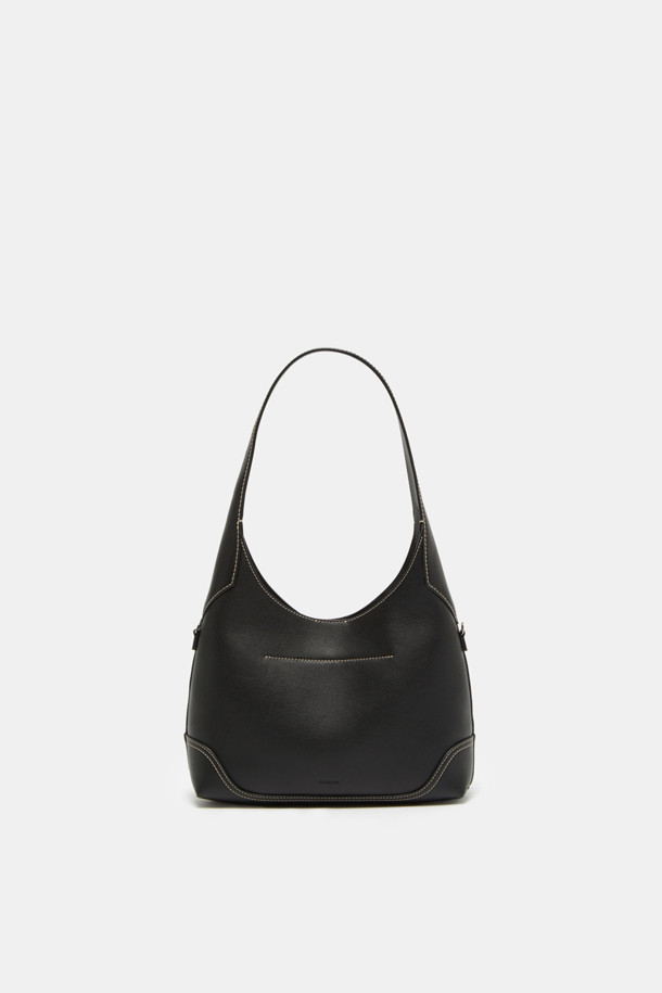 세느 이지 숄더 28은 미디엄 사이즈의 여성 숄더백입니다. 라미네이티드 레더와 혼방 소재로 제작되었으며, 부드러운 촉감과 내구성을 자랑합니다. 미니멀한 디자인에 실버 하드웨어, D링, 참 부착이 가능하며, 11인치 아이패드 수납이 가능합니다. 생활 방수, 방수 기능을 갖춰 실용적이며, 원핸들 숄더 스트랩과 크로스바디 스트랩 옵션, 다양한 착용 방식으로 데이트룩, 오피스룩, 모임룩 등 어떤 스타일에도 잘 어울립니다.
