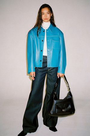 Noa Pocket Shoulder 33