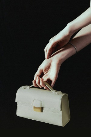 Facade Tote 22 Webbing