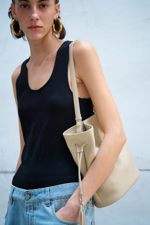 Faugeres Tassel Bucket Shoulder 21