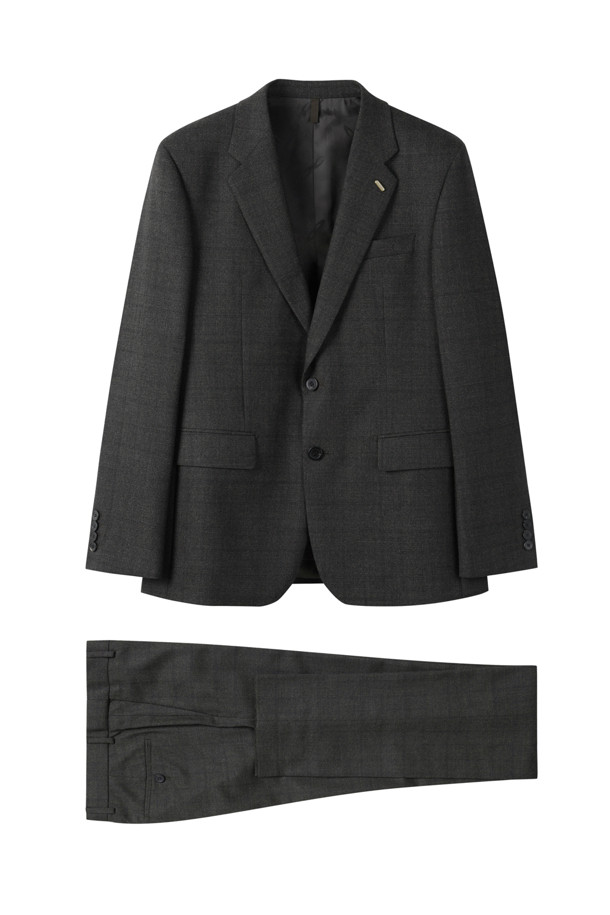 브라운 글렌 체크 수트 재킷은 남성 고객을 위한 클래식하고 포멀한 스타일의 아우터입니다. 울 소재로 제작되어 봄, 가을, 겨울 시즌에 착용하기 좋으며, 슬림핏 디자인과 허리 라인을 강조하여 세련된 실루엣을 연출합니다. 싱글 버튼 여밈 방식에 긴 소매 기장으로 제작되었으며, 글렌체크 패턴이 특징입니다. 오피스룩, 비즈니스 캐주얼, 모임룩 등 다양한 TPO에 활용 가능하며, 클래식, 미니멀, 시크한 스타일을 연출하기 좋습니다.
